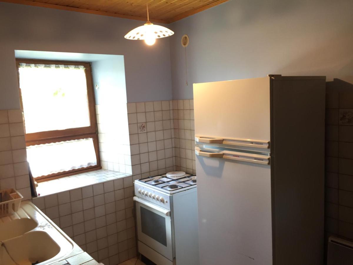 Les Deux Licornes Villa Anchenoncourt-et-Chazel Exteriör bild