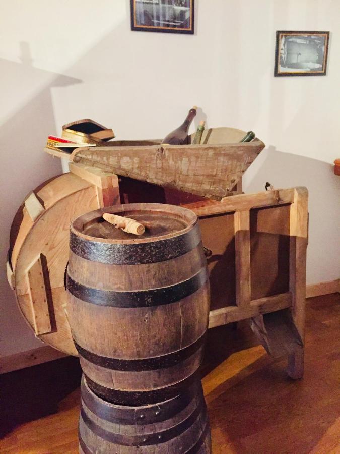 Les Deux Licornes Villa Anchenoncourt-et-Chazel Exteriör bild