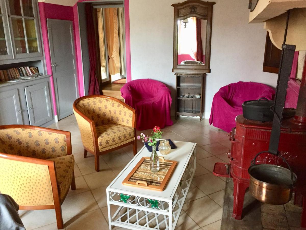 Les Deux Licornes Villa Anchenoncourt-et-Chazel Exteriör bild