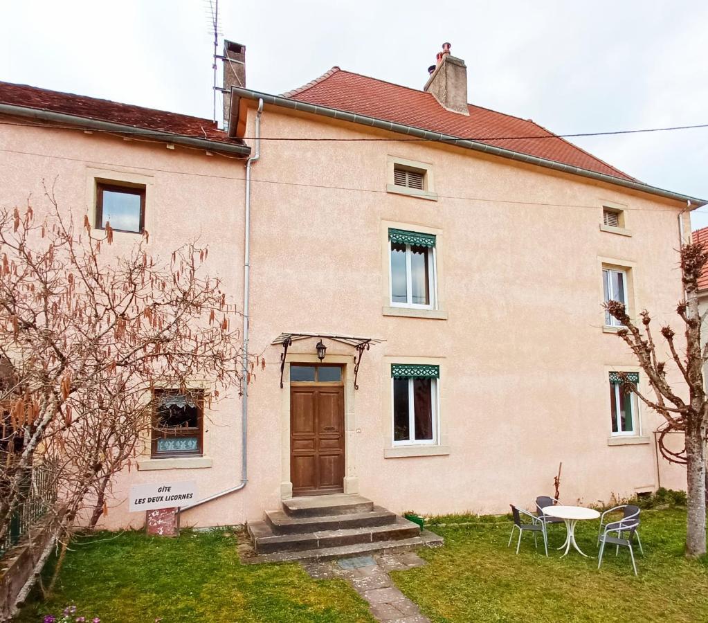 Les Deux Licornes Villa Anchenoncourt-et-Chazel Exteriör bild