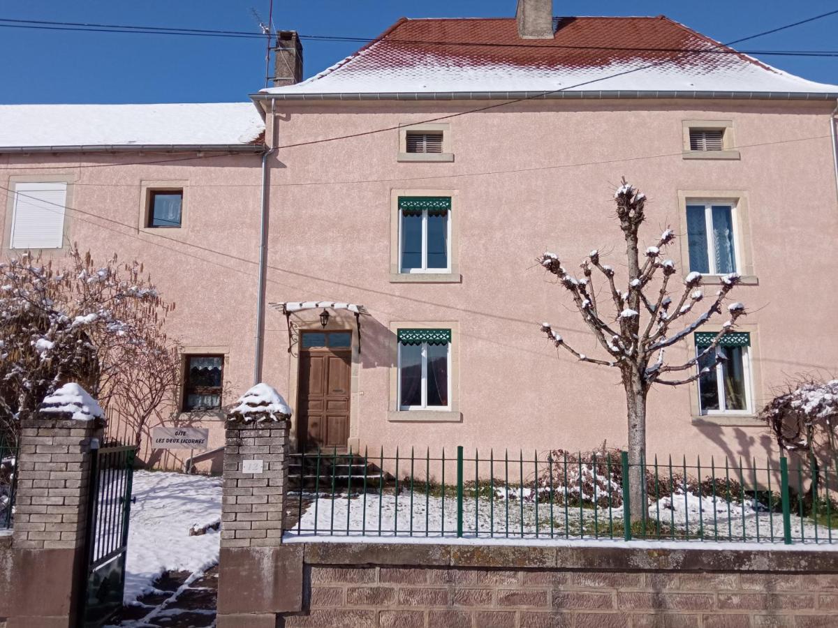 Les Deux Licornes Villa Anchenoncourt-et-Chazel Exteriör bild