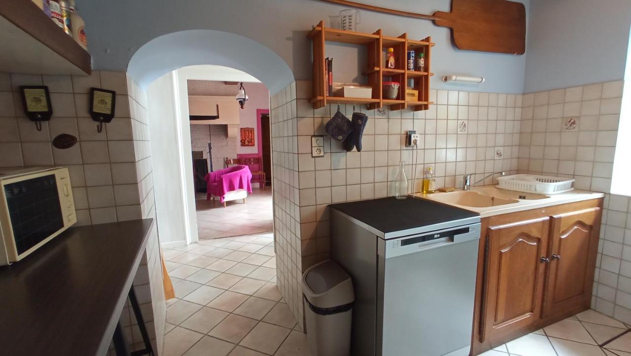 Les Deux Licornes Villa Anchenoncourt-et-Chazel Exteriör bild